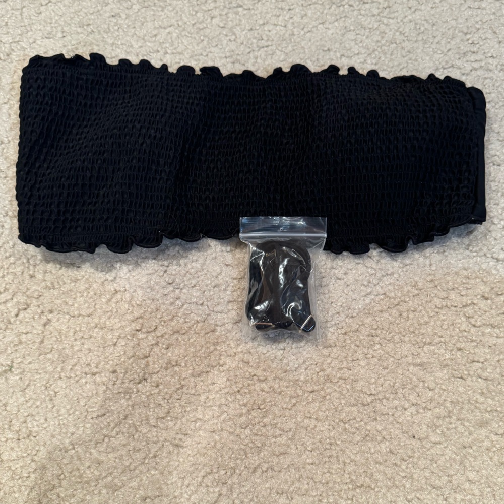 Hollister bikini top. Size M